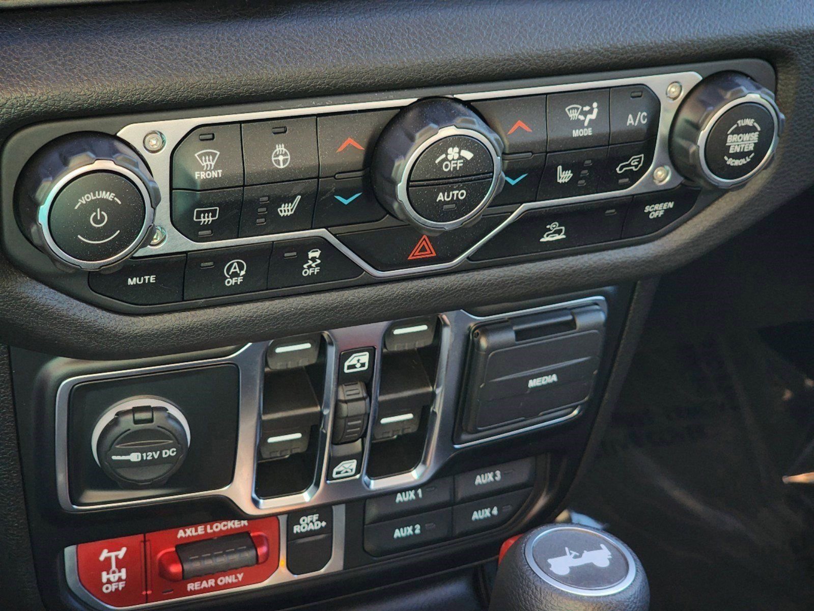 Used 2024 Jeep Wrangler Unlimited Sport image 12