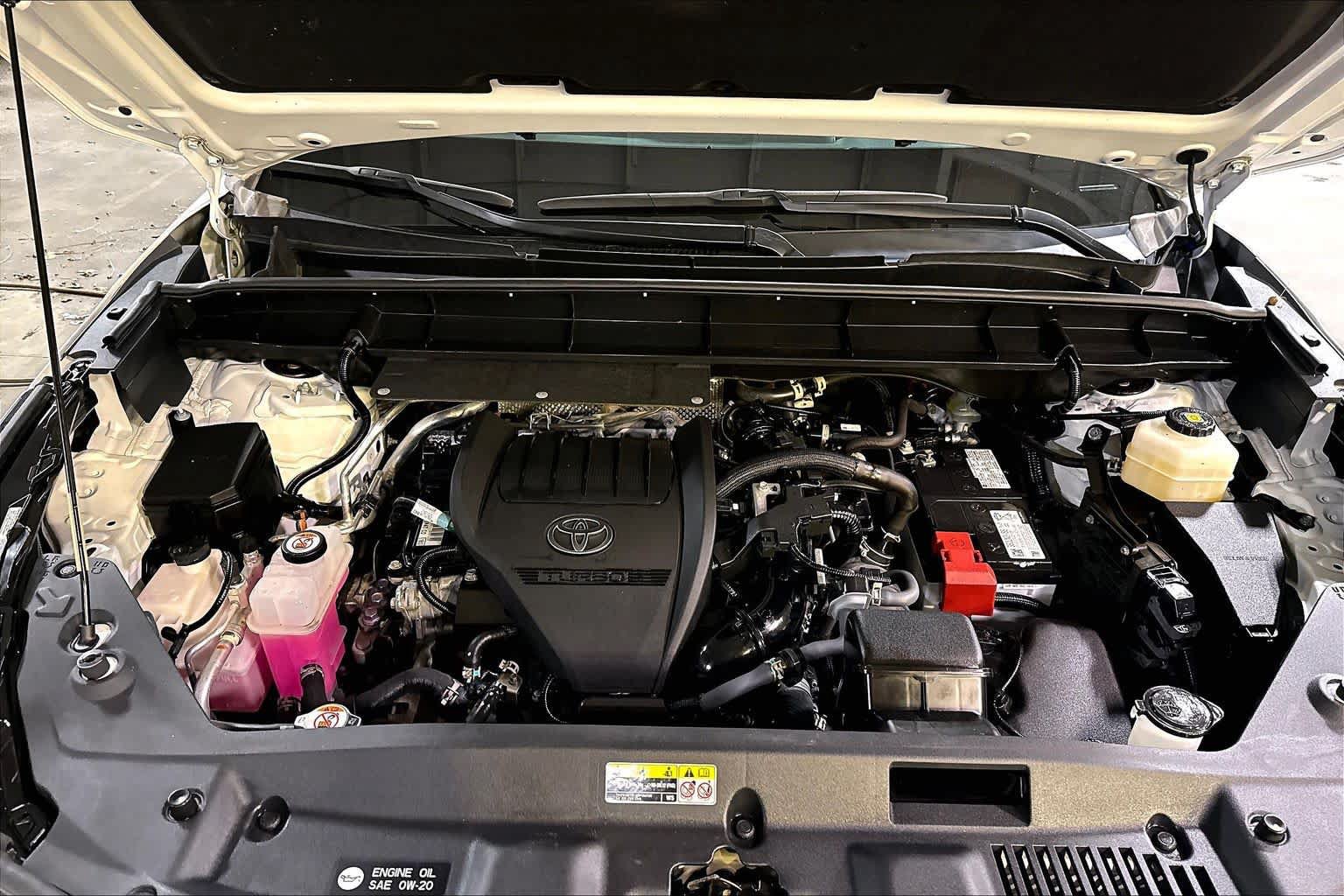 Used 2023 Toyota Highlander XLE AWD/4WD image 32