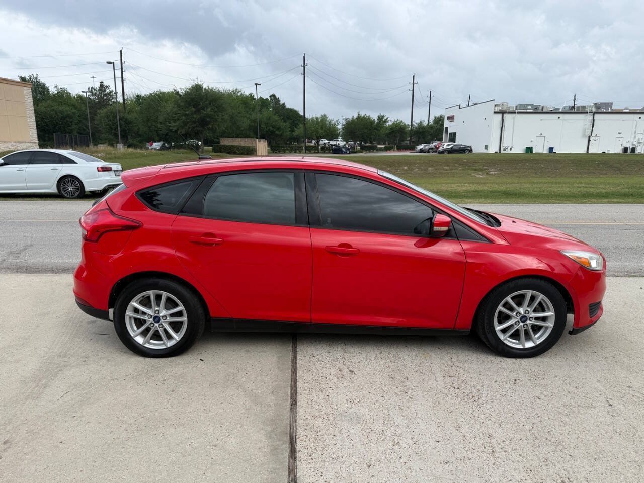 Used 2017 Ford Focus SE FWD image 5