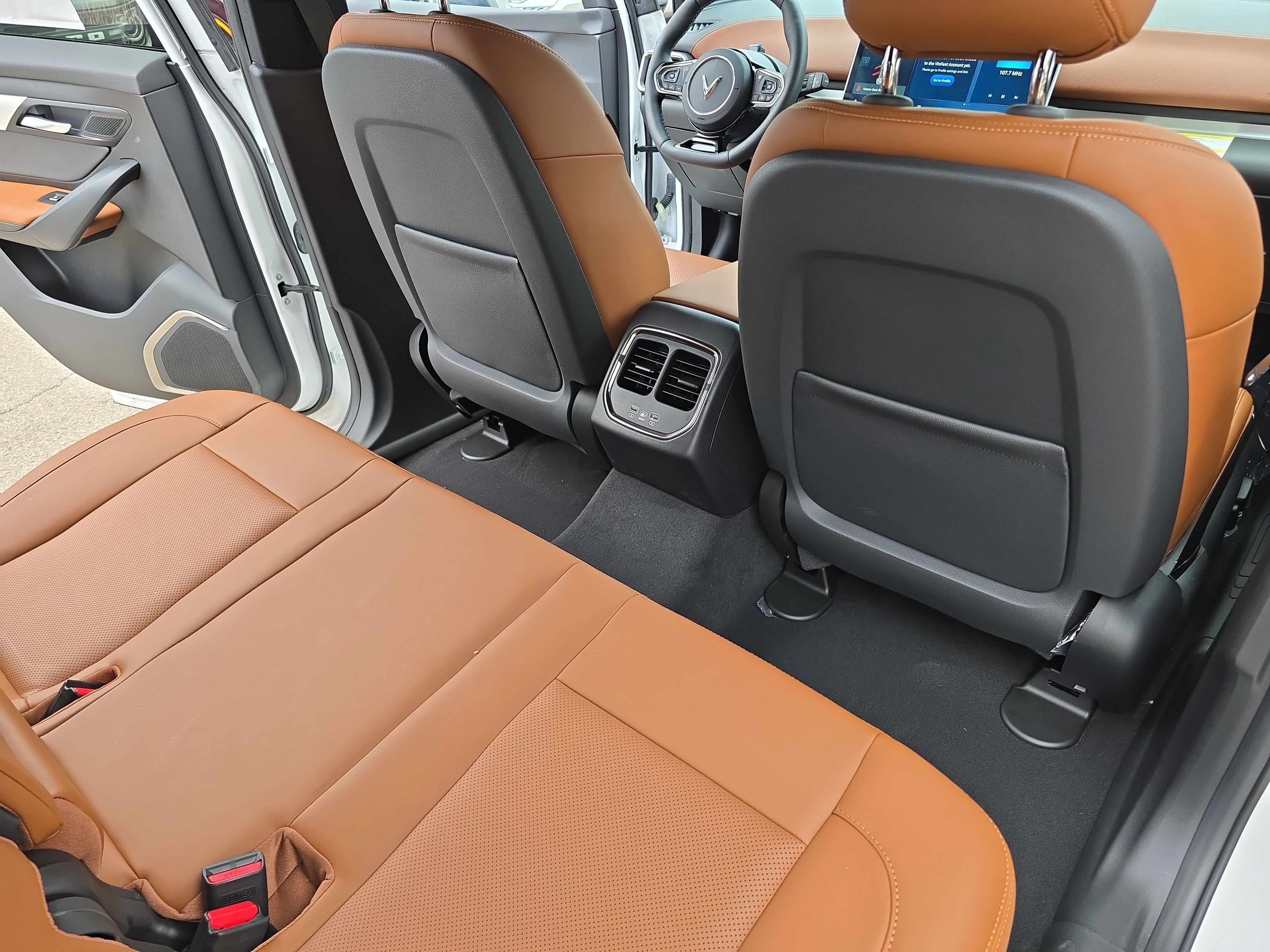 New 2025 VinFast VF 8 Plus image 11