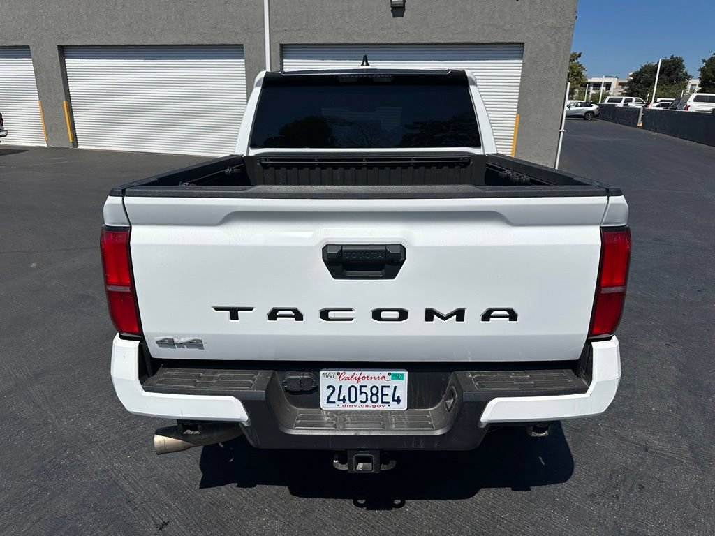 Used 2025 Toyota Tacoma SR5 AWD/4WD image 3