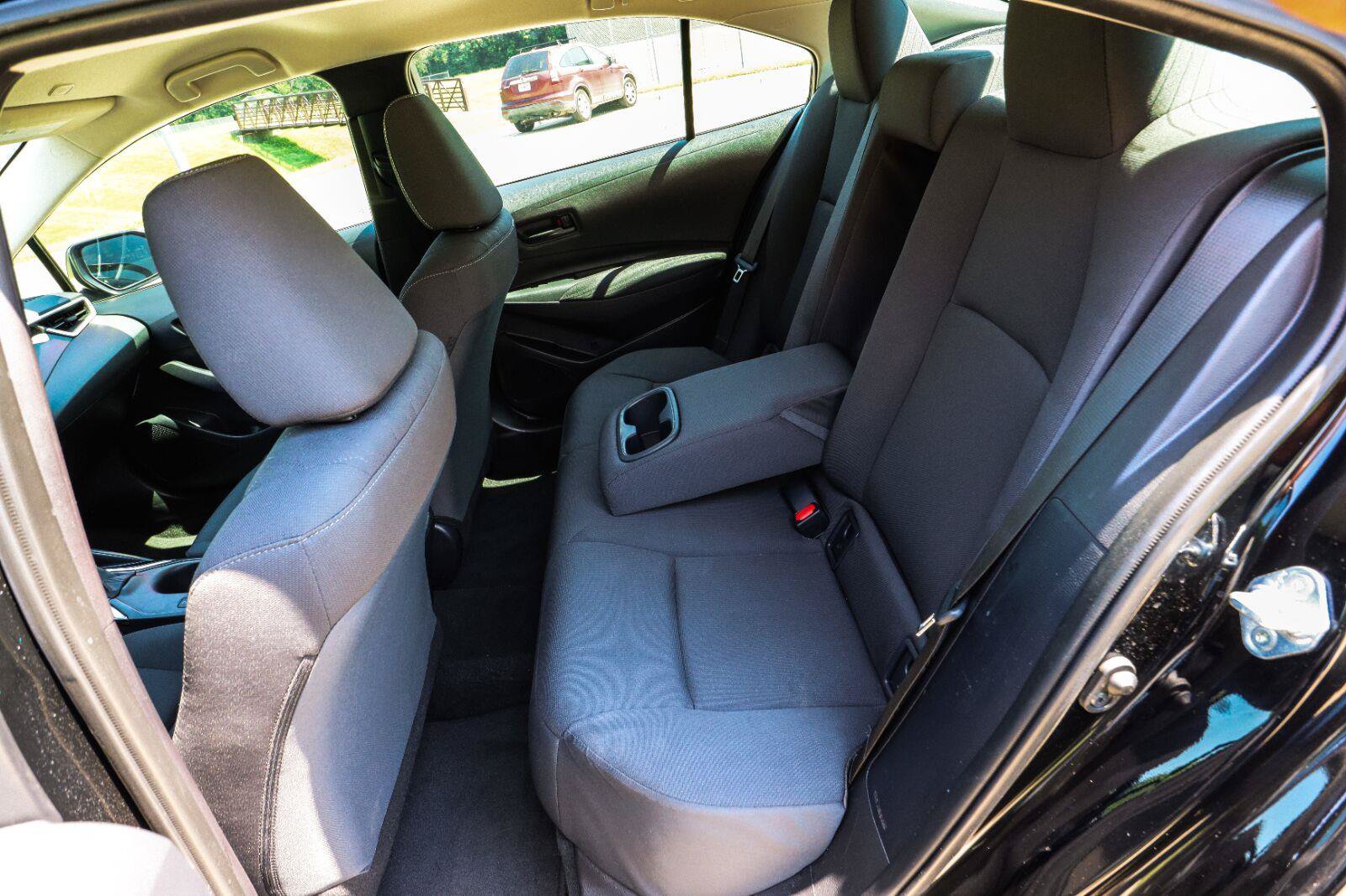 Used 2025 Toyota Corolla LE FWD image 35