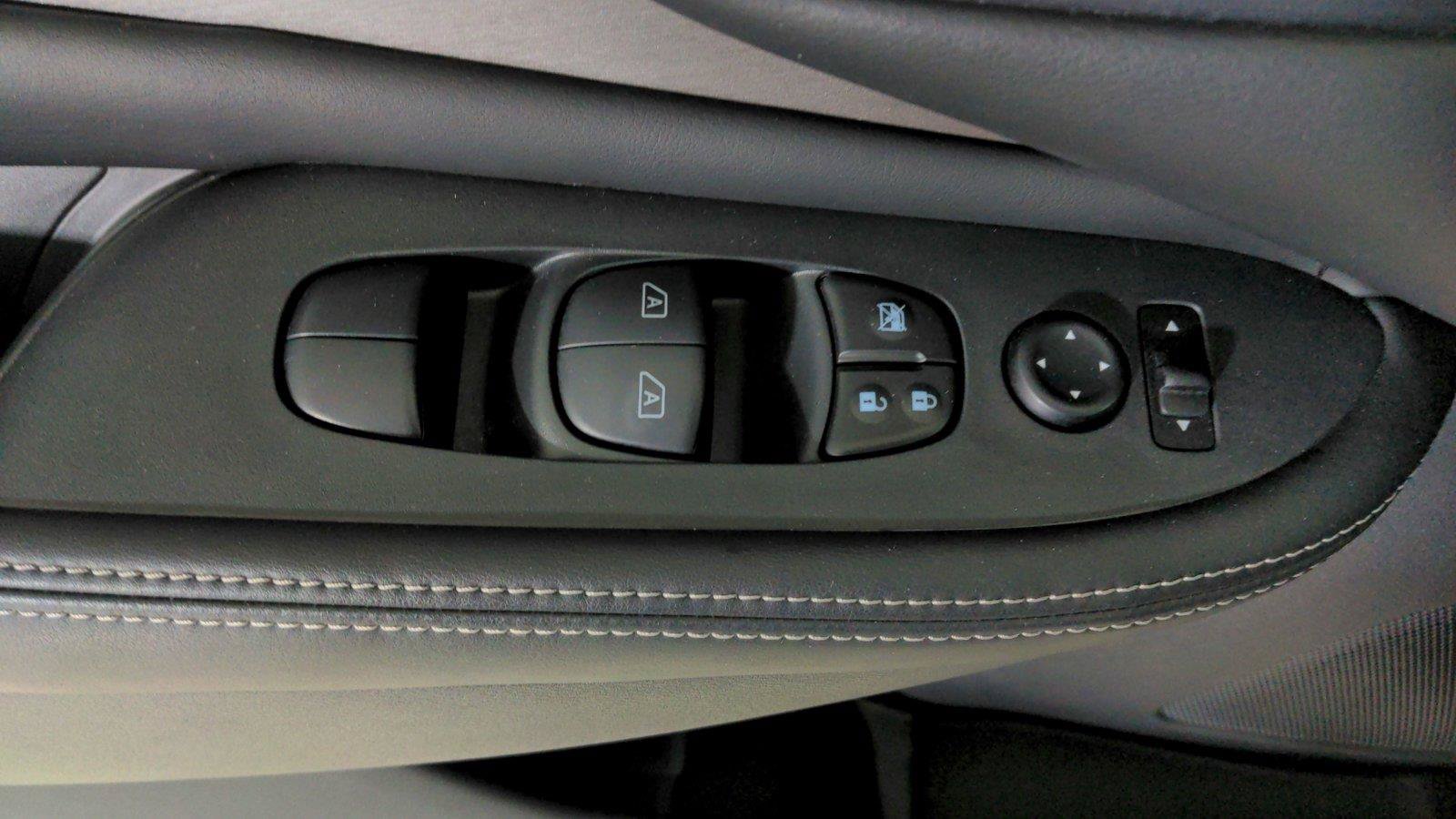 Used 2019 Nissan Murano SV w/ Premium Package AWD/4WD image 17