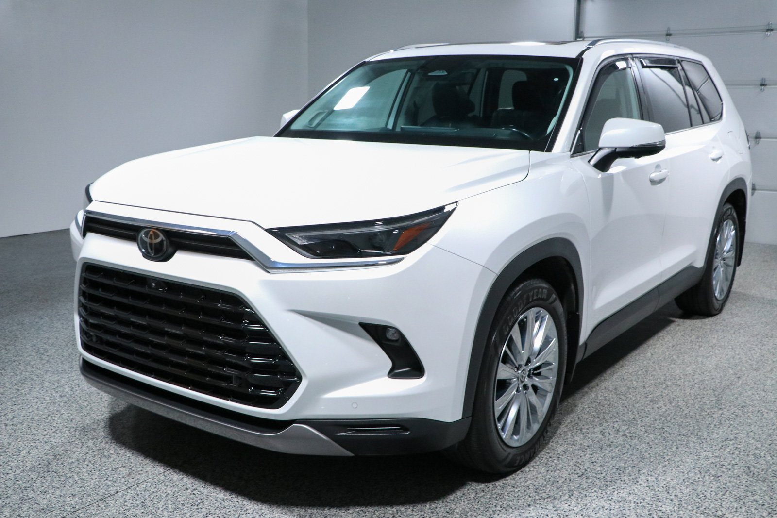 Used 2024 Toyota Grand Highlander AWD image 35