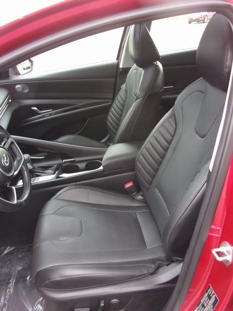 Used 2023 Hyundai Elantra Limited image 24