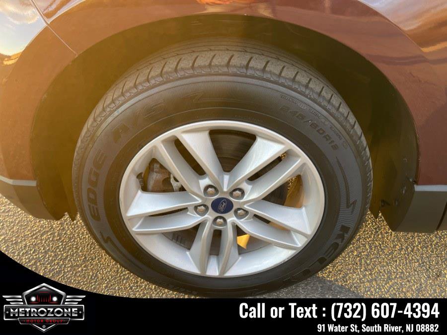 Used 2017 Ford Edge SEL w/ Equipment Group 201A AWD/4WD image 31