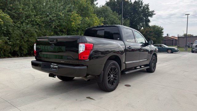 Used 2019 Nissan Titan SV w/ SV Convenience Package AWD/4WD image 3