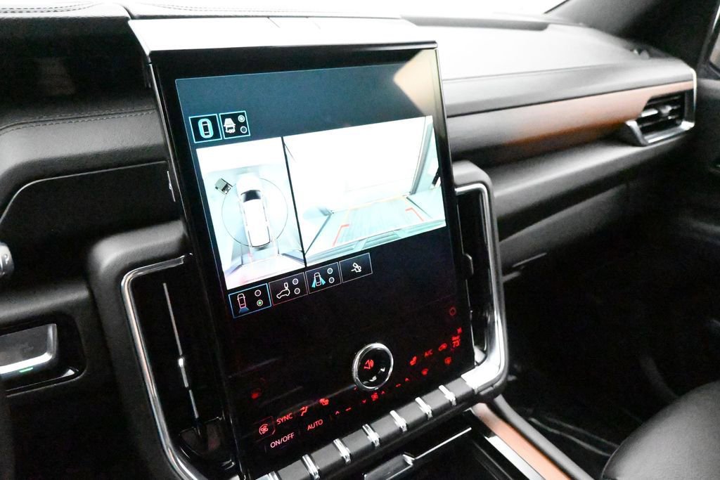 Used 2025 GMC Yukon XL Denali AWD/4WD image 14