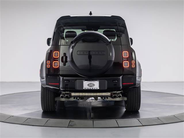 Used 2026 Land Rover Defender 110 V8 AWD/4WD image 4