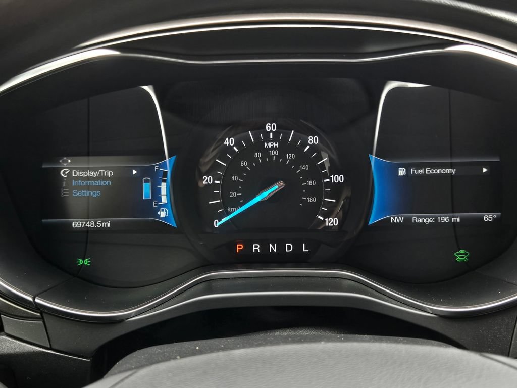 Used 2017 Ford Fusion SE FWD image 22