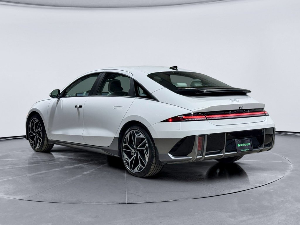 Used 2024 Hyundai Ioniq 6 SEL image 2