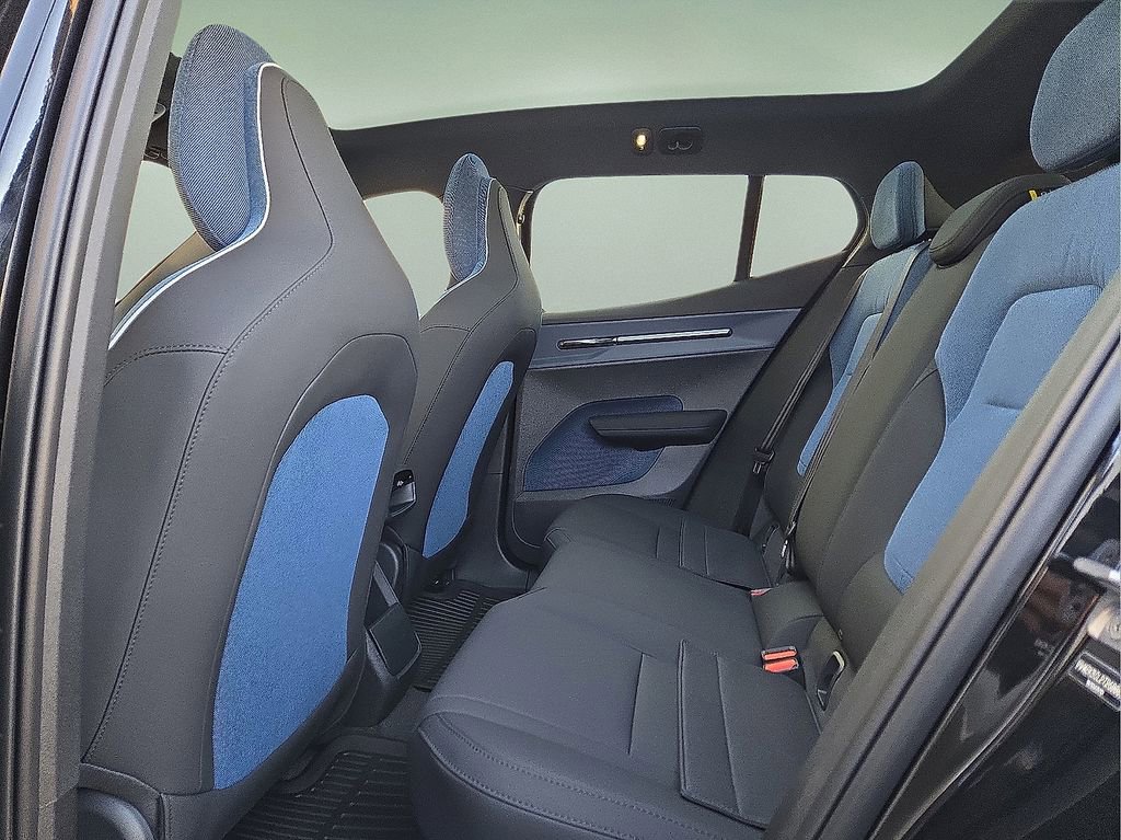 New 2026 Volvo EX30 Cross Country Ultra w/ Protection Package Premier AWD/4WD image 16