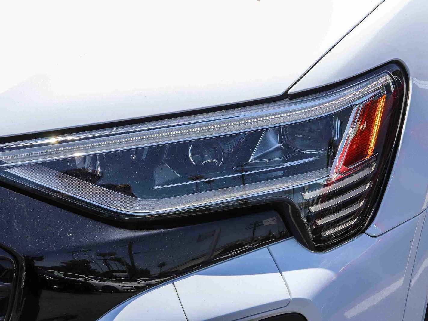 Used 2024 Audi Q8 e-tron Prestige w/ Prestige Package AWD/4WD image 7