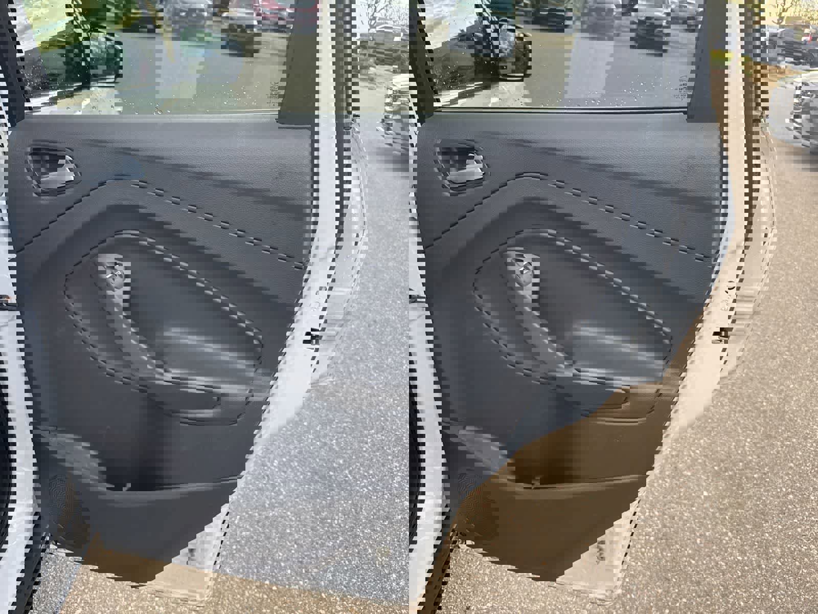 Used 2019 Ford Escape SE image 25