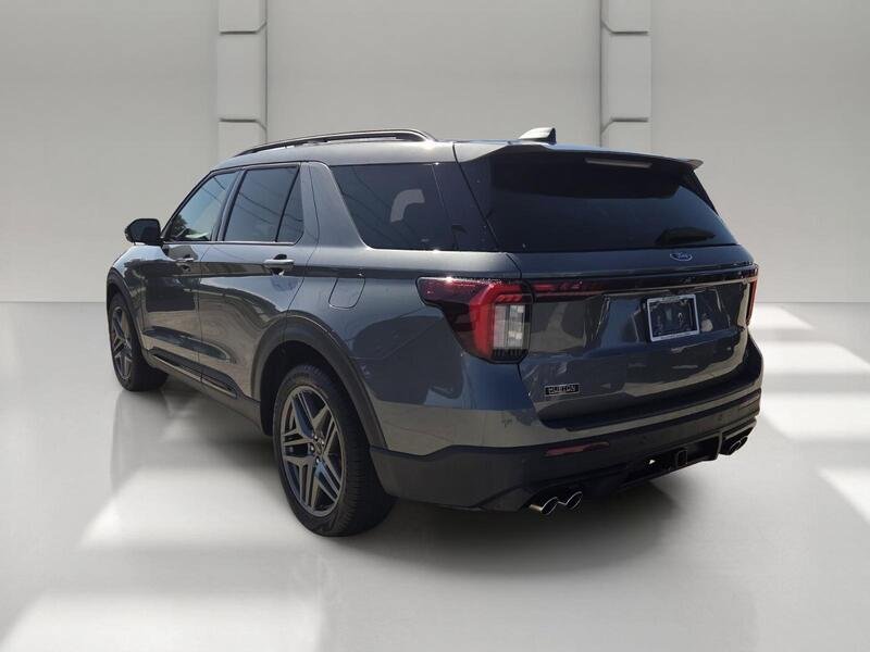 Used 2026 Ford Explorer ST AWD/4WD image 3