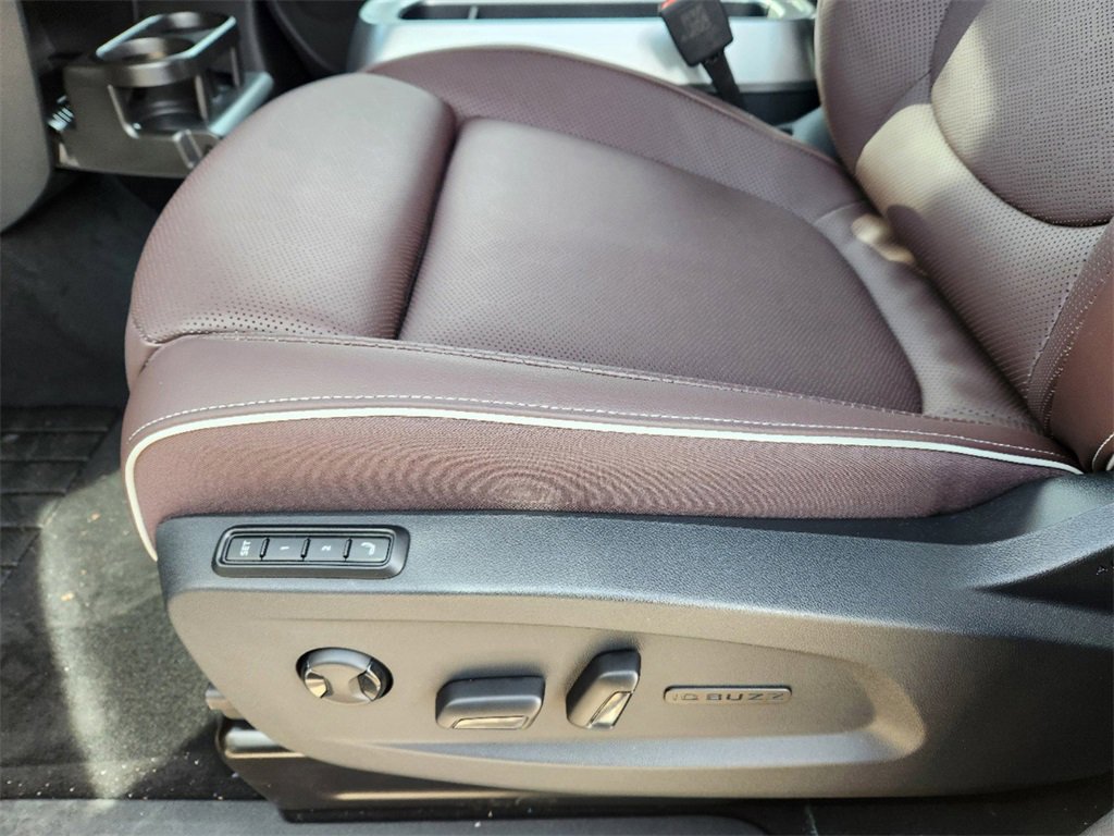 New 2025 Volkswagen ID. Buzz Pro S image 18