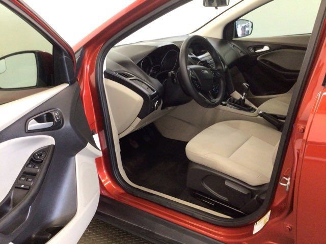 Used 2018 Ford Focus SE FWD image 12