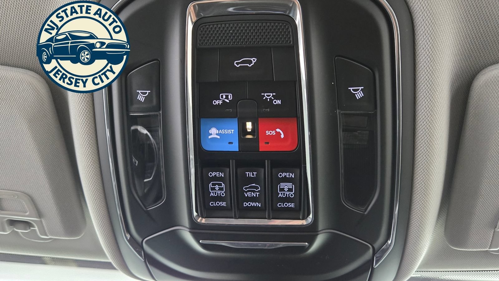 Used 2024 Jeep Grand Cherokee Limited AWD/4WD image 24