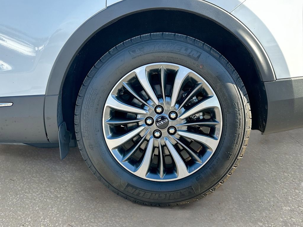 Used 2023 Lincoln Nautilus FWD w/ Premium Package image 29