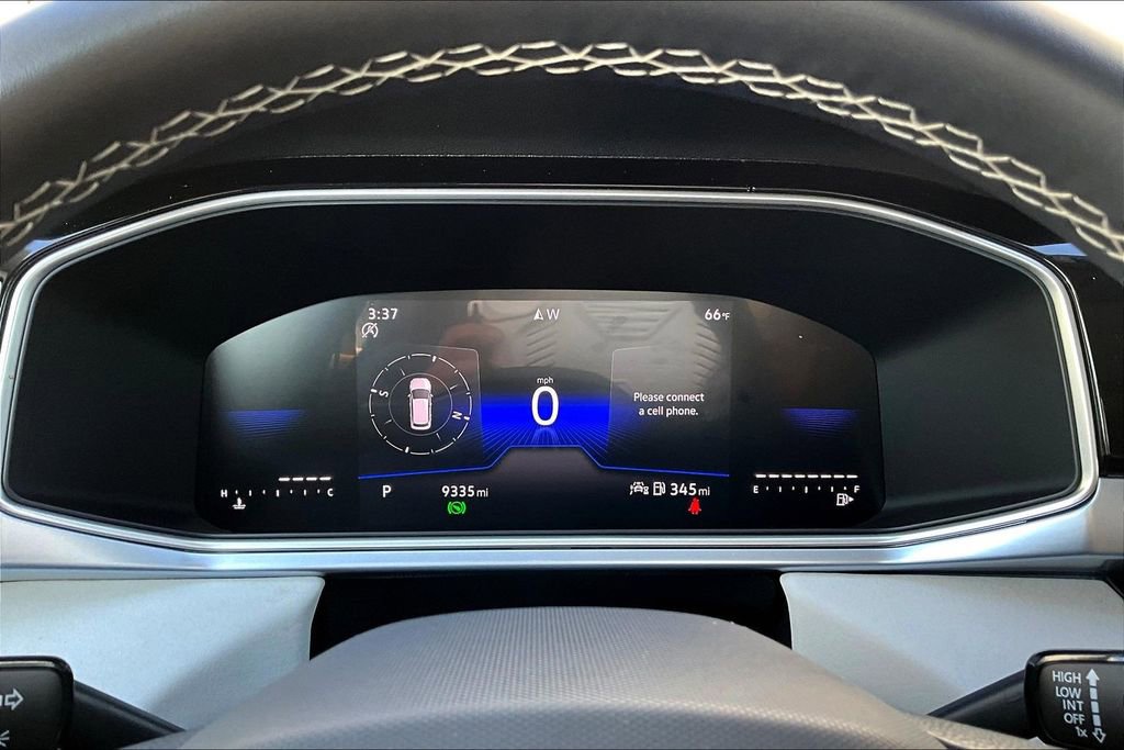 Used 2025 Volkswagen Taos SE image 11