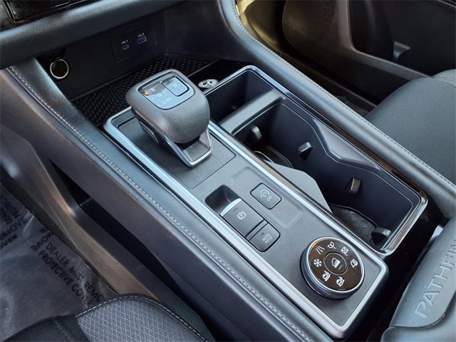 Used 2024 Nissan Pathfinder SV image 20