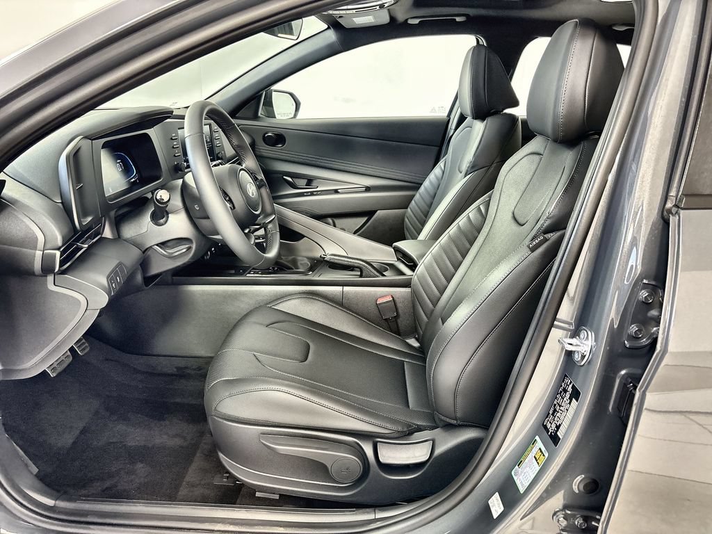 New 2026 Hyundai Elantra SEL Sport FWD image 13