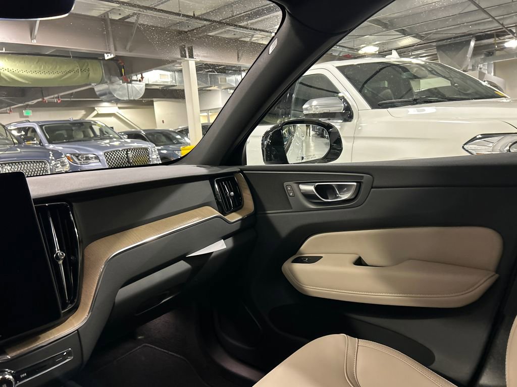 Used 2026 Volvo XC60 B5 Plus w/ Protection Package Premier AWD/4WD image 24
