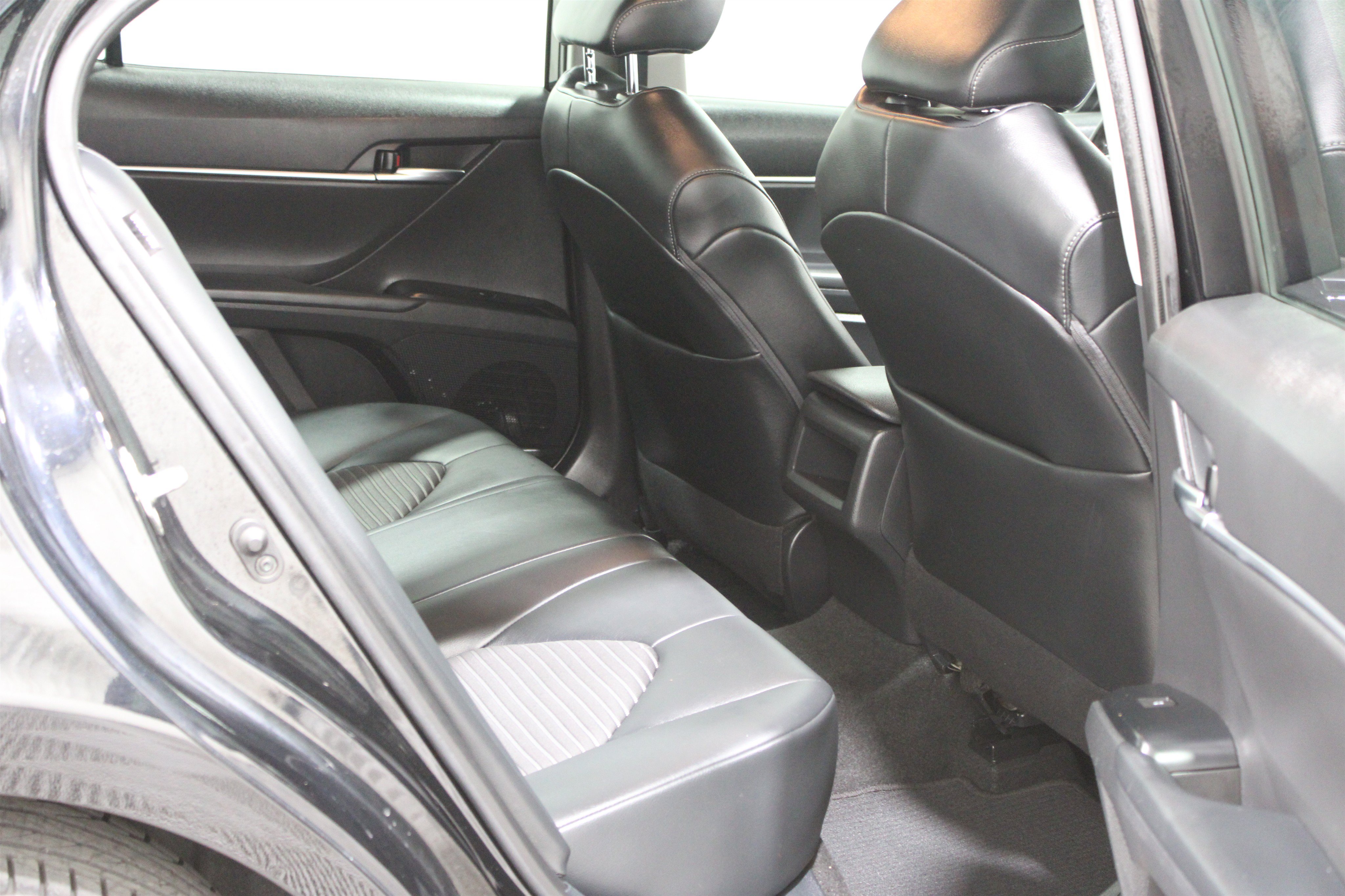 Used 2020 Toyota Camry SE w/ Protection Package (Q2) FWD image 23