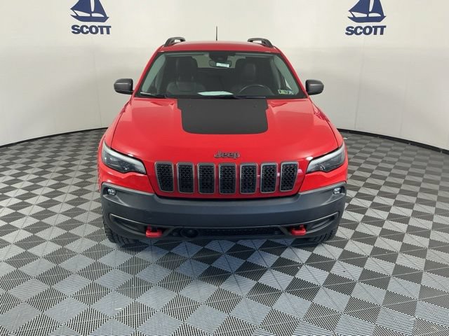 Used 2019 Jeep Cherokee Trailhawk AWD/4WD image 2