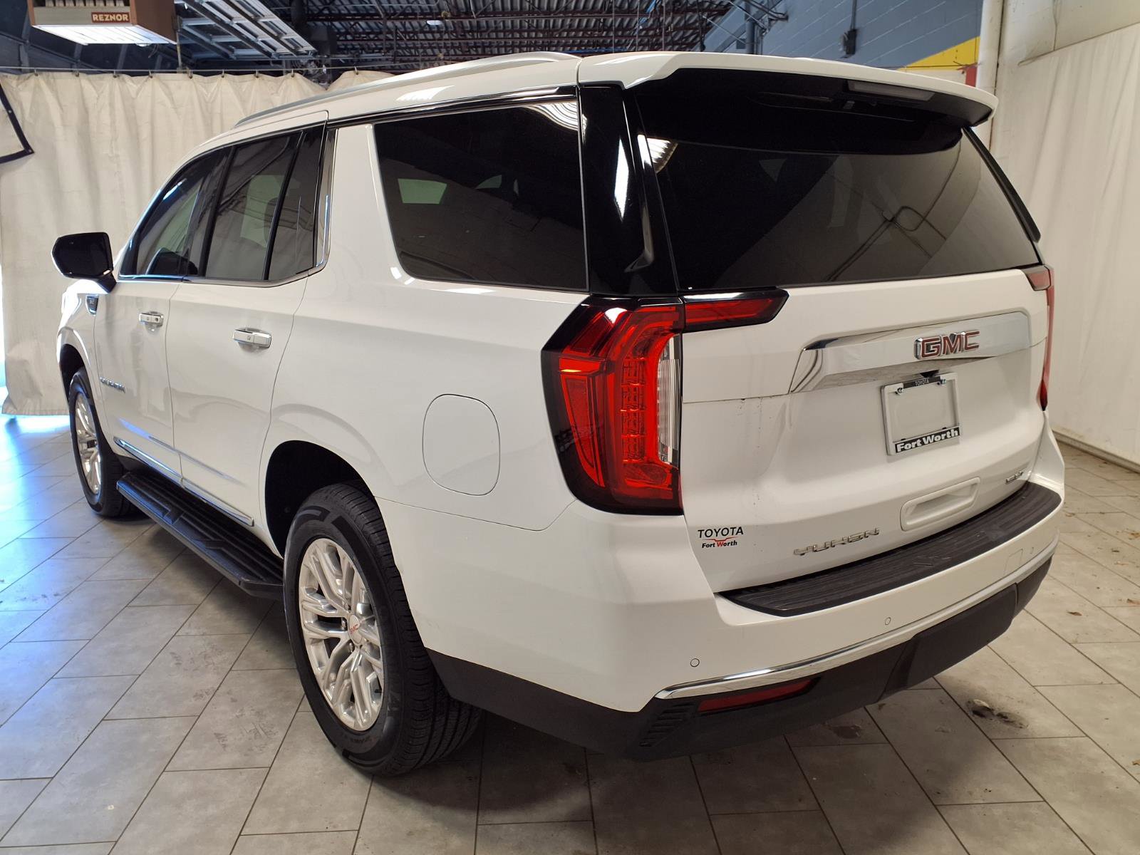 Used 2022 GMC Yukon SLT image 7