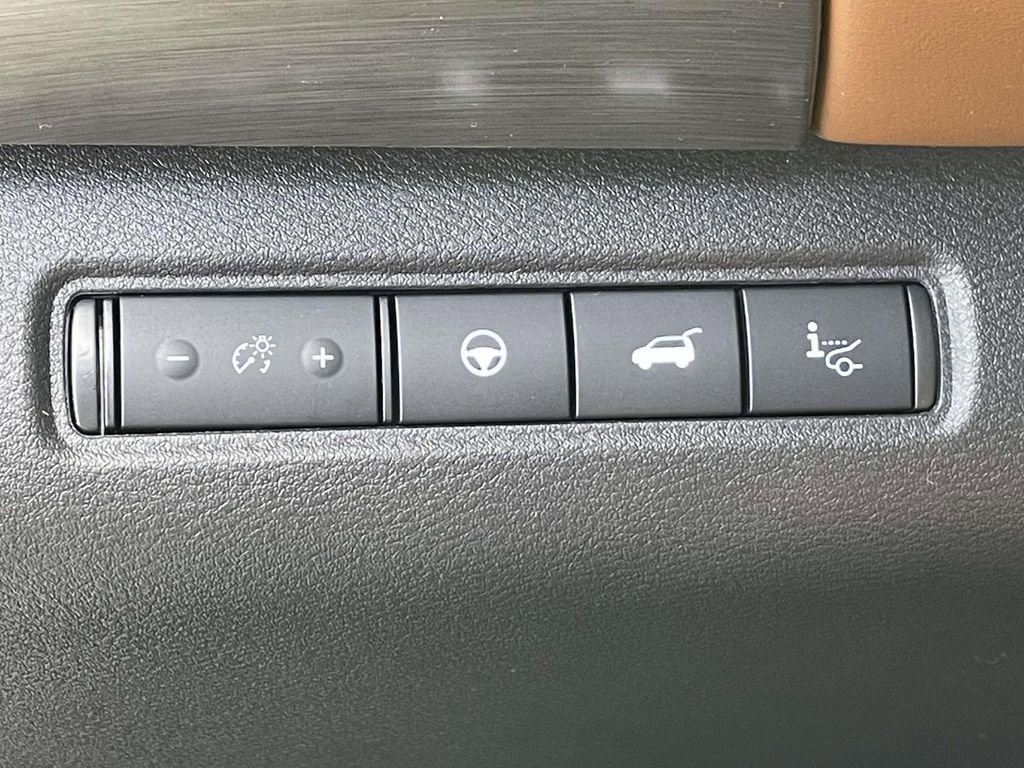 Used 2025 Nissan Pathfinder Platinum w/ Cargo Package image 19