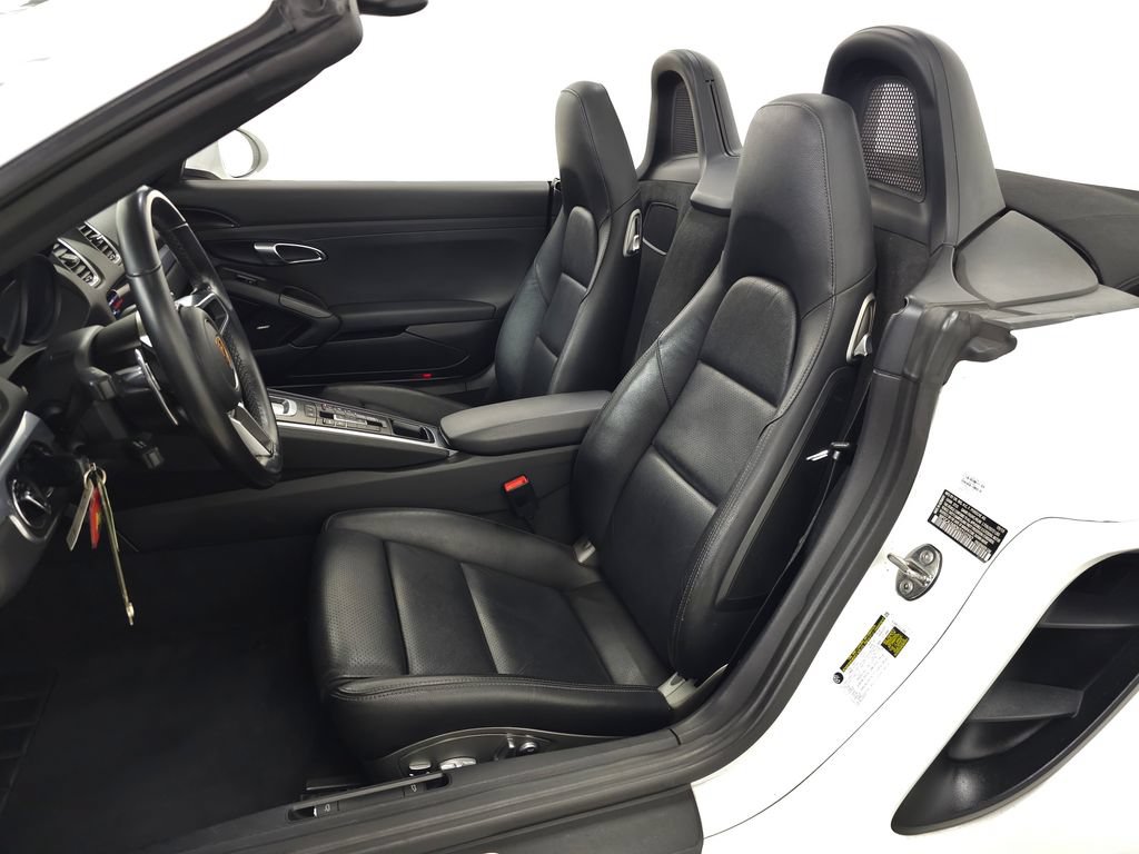 Used 2019 Porsche 718 Boxster RWD image 15