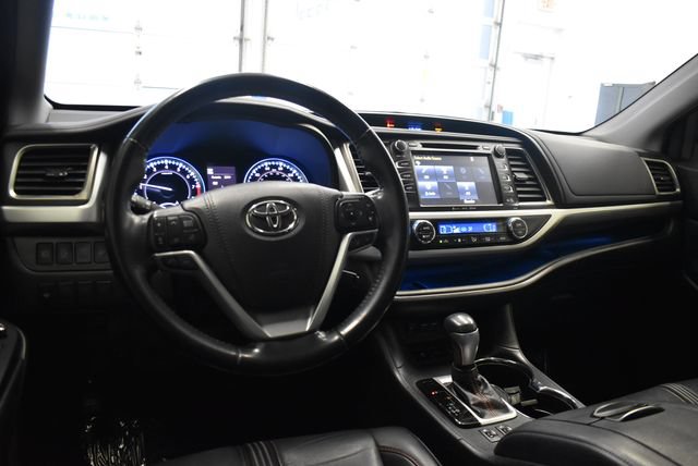Used 2019 Toyota Highlander SE AWD/4WD image 23