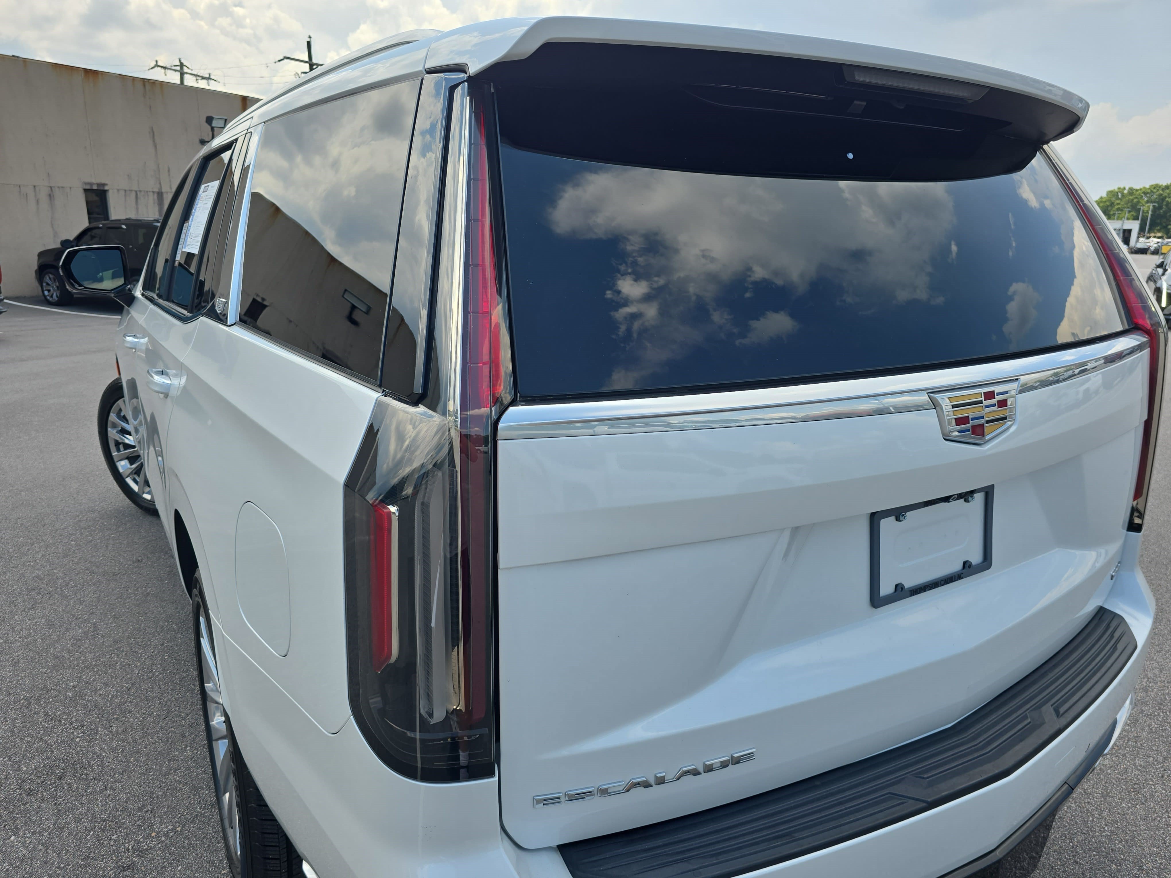 Certified 2023 Cadillac Escalade Premium Luxury w/ Performance Package AWD/4WD image 36