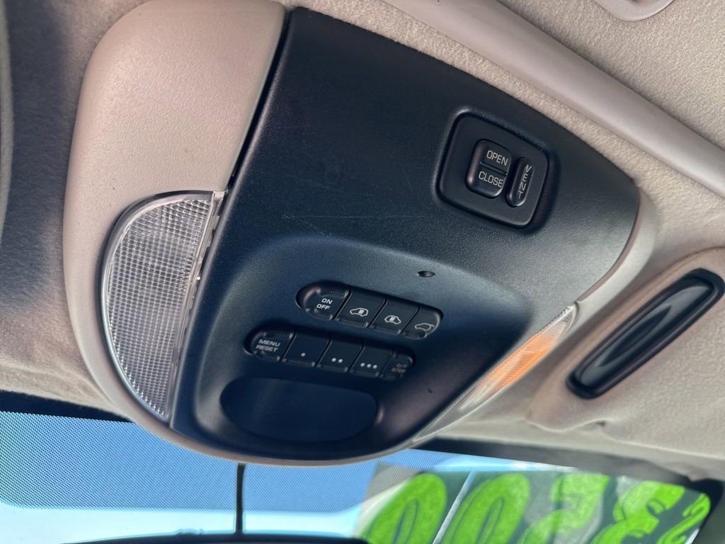 Used 2003 Chrysler Town & Country Limited AWD/4WD image 23