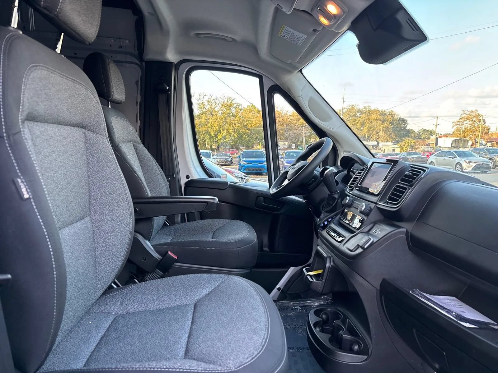 Used 2025 RAM ProMaster 3500 FWD image 12