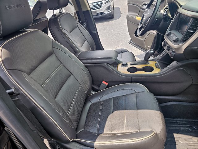 Used 2019 GMC Acadia Denali w/ Technology Package FWD image 16