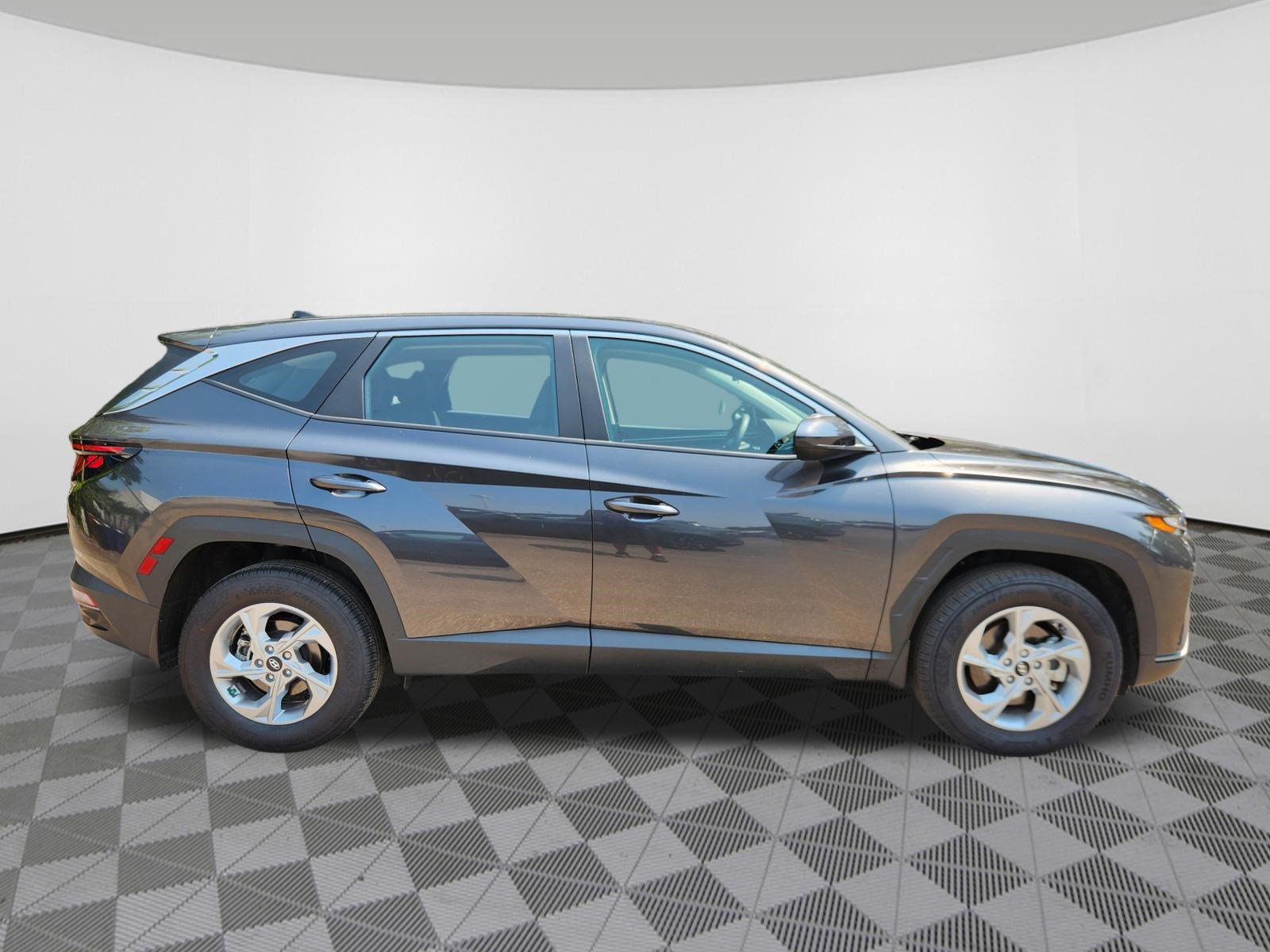 Used 2023 Hyundai Tucson SE w/ Cargo Package AWD/4WD image 6