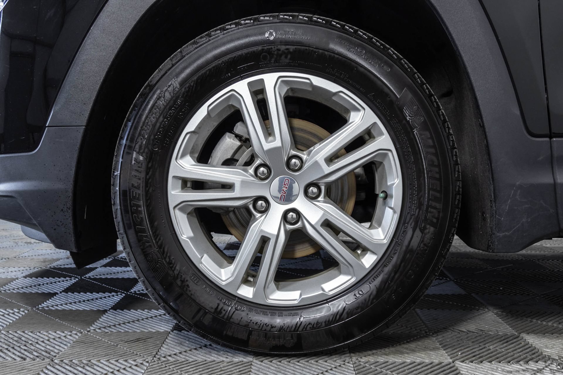 Used 2023 GMC Terrain SLE w/ Driver Convenience Package FWD image 46