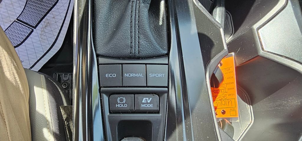 Used 2025 Toyota Camry SE w/ Convenience Package AWD/4WD image 17