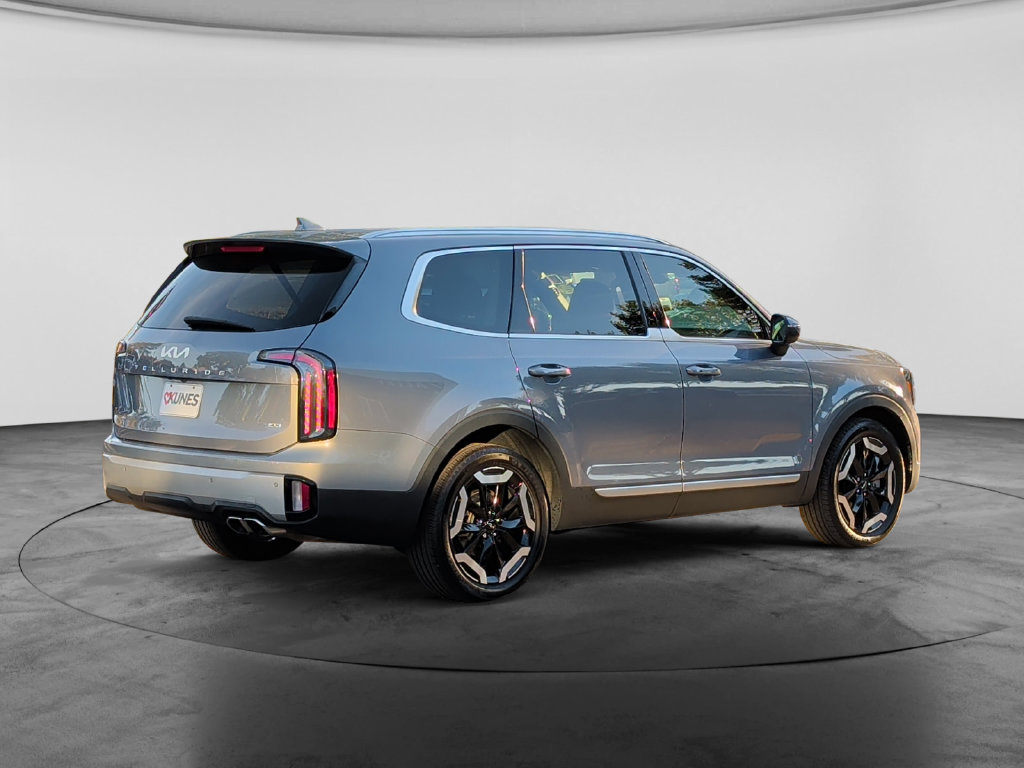 Used 2024 Kia Telluride EX AWD/4WD image 7