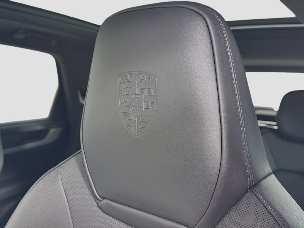 Certified 2025 Porsche Cayenne S AWD/4WD image 14