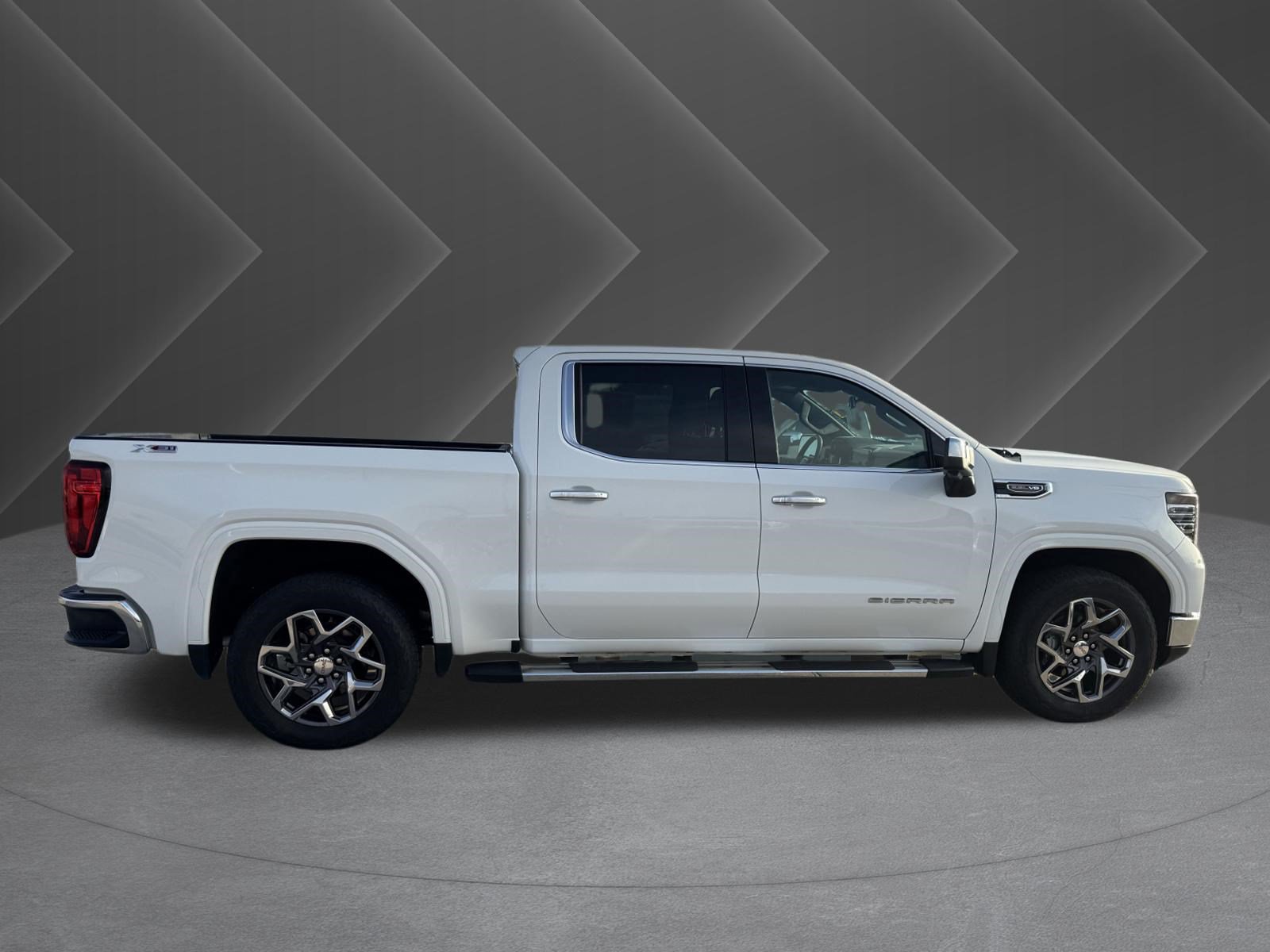 Used 2025 GMC Sierra 1500 SLT w/ SLT Premium Plus Package AWD/4WD image 5