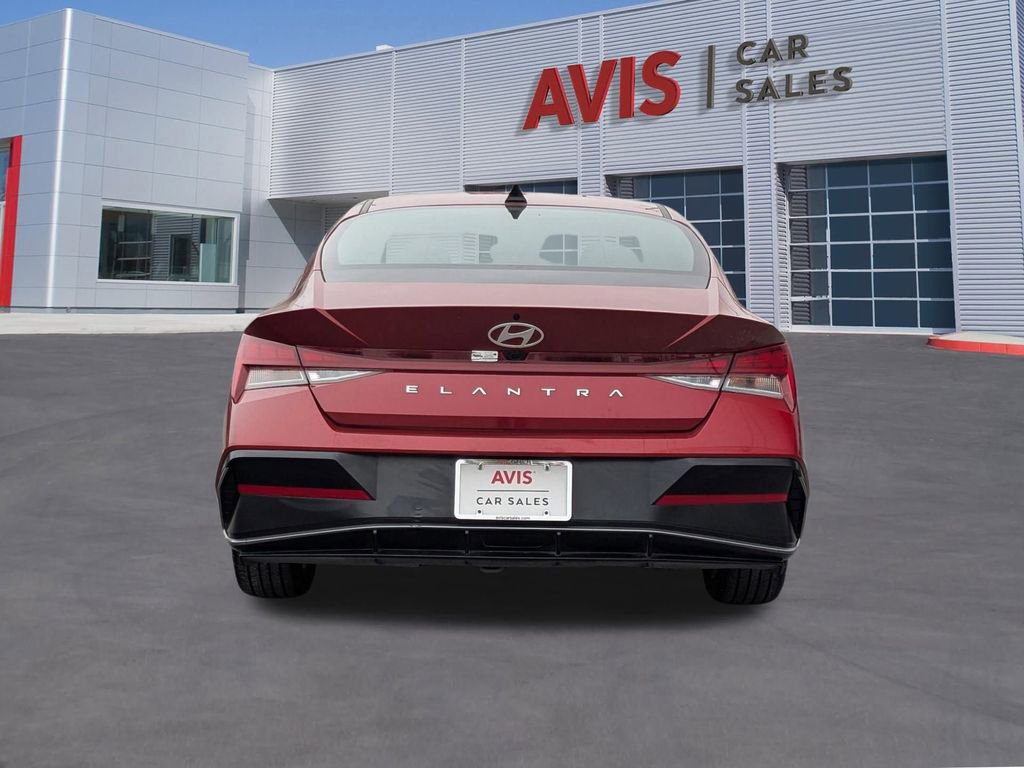 Used 2025 Hyundai Elantra SEL image 5