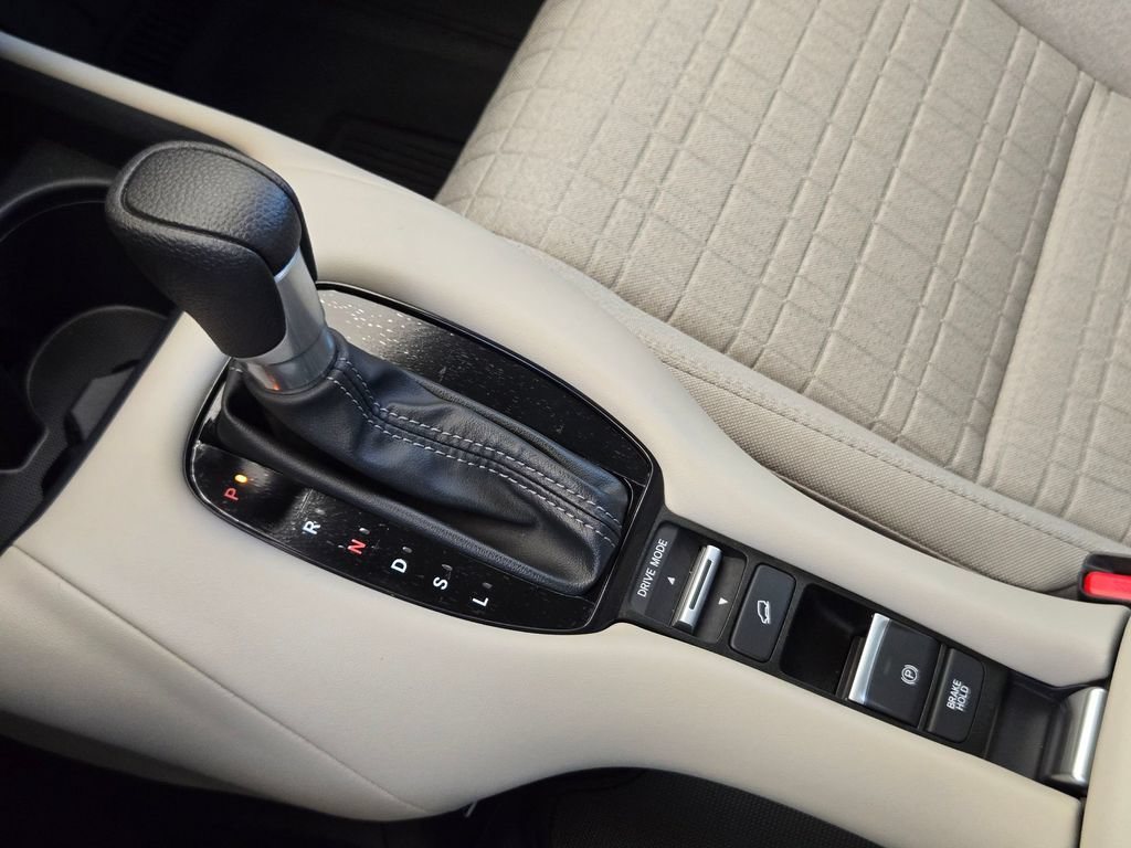 Used 2027 Honda HR-V LX image 18