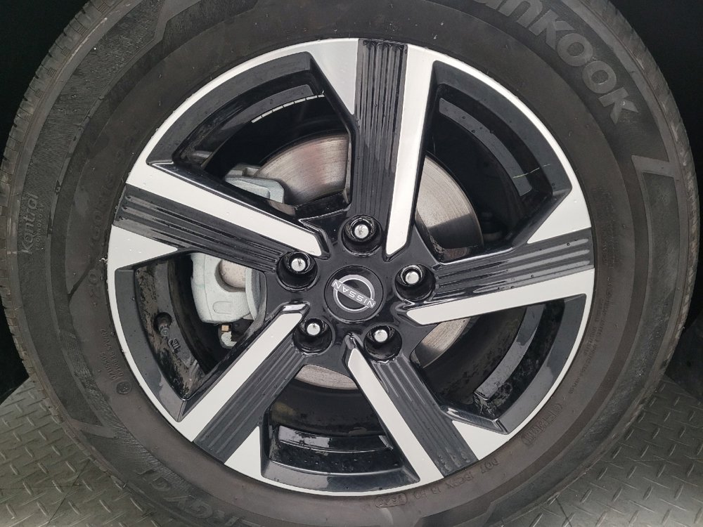 Used 2025 Nissan Sentra SV image 31