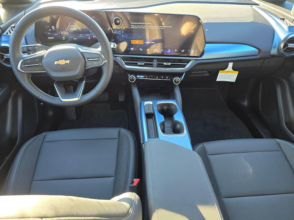 New 2026 Chevrolet Equinox EV LT image 18