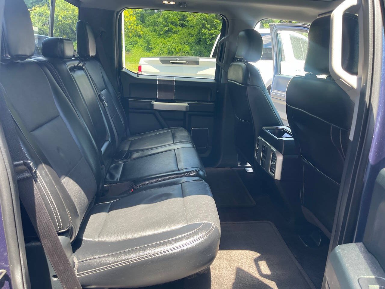 Used 2015 Ford F150 Lariat w/ Equipment Group 502A Luxury AWD/4WD image 28