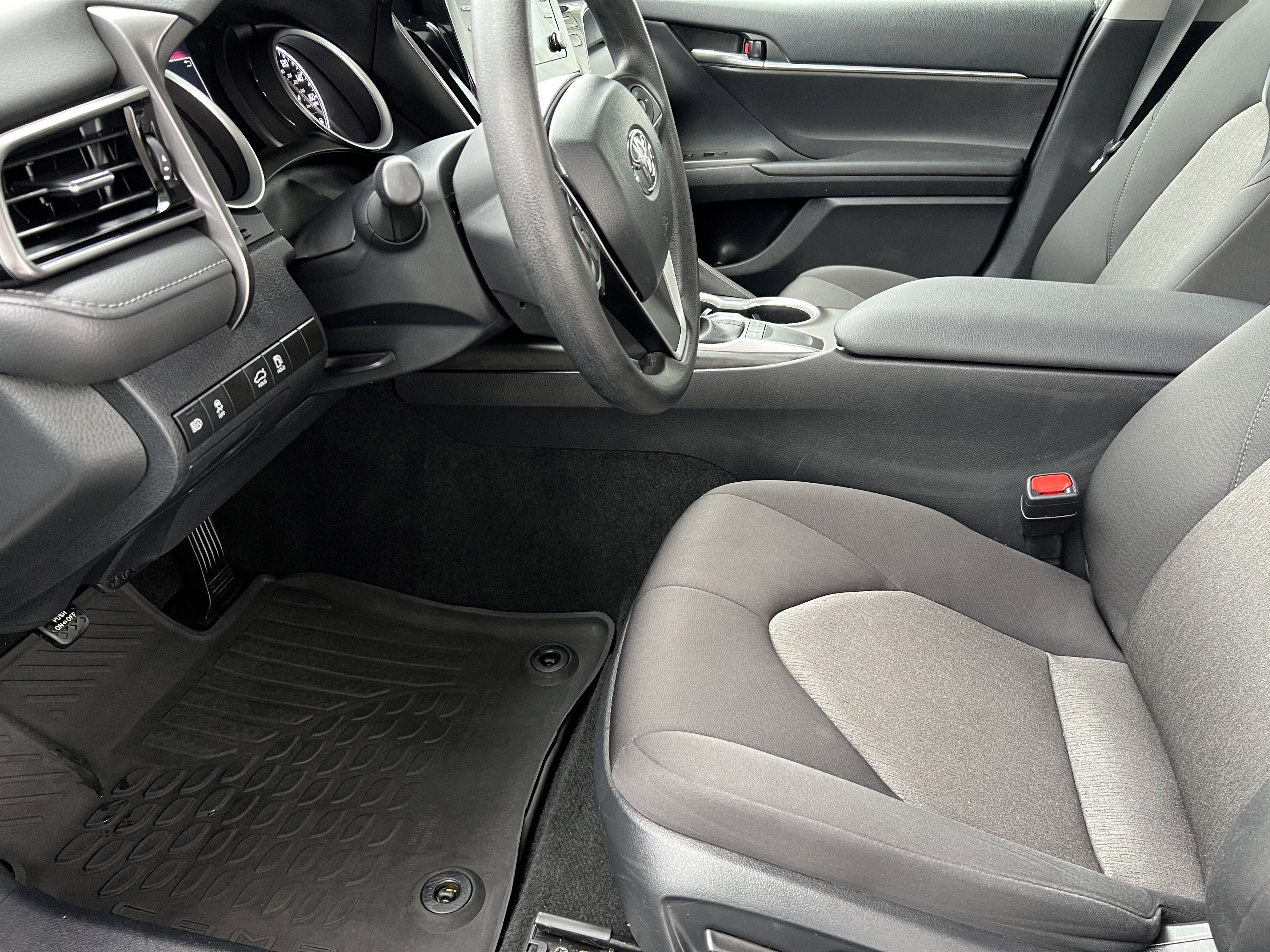 Used 2024 Toyota Camry LE FWD image 13