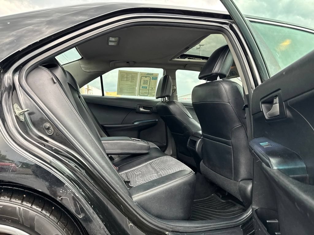 Used 2014 Toyota Camry SE w/ Moonroof Package FWD image 36